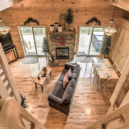 Private Sevierville Cabin With Mountain Views And Loft Exterior photo