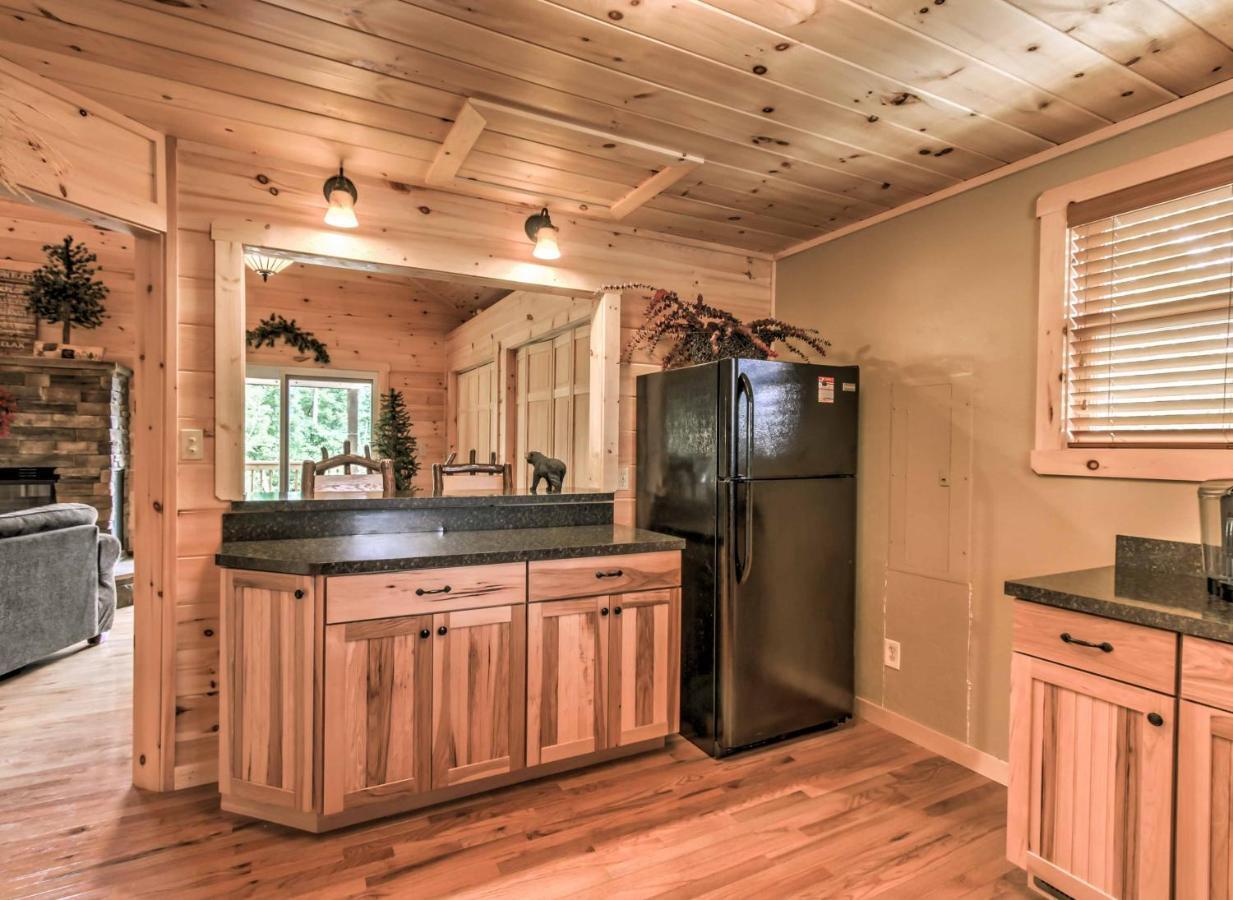 Private Sevierville Cabin With Mountain Views And Loft Exterior photo