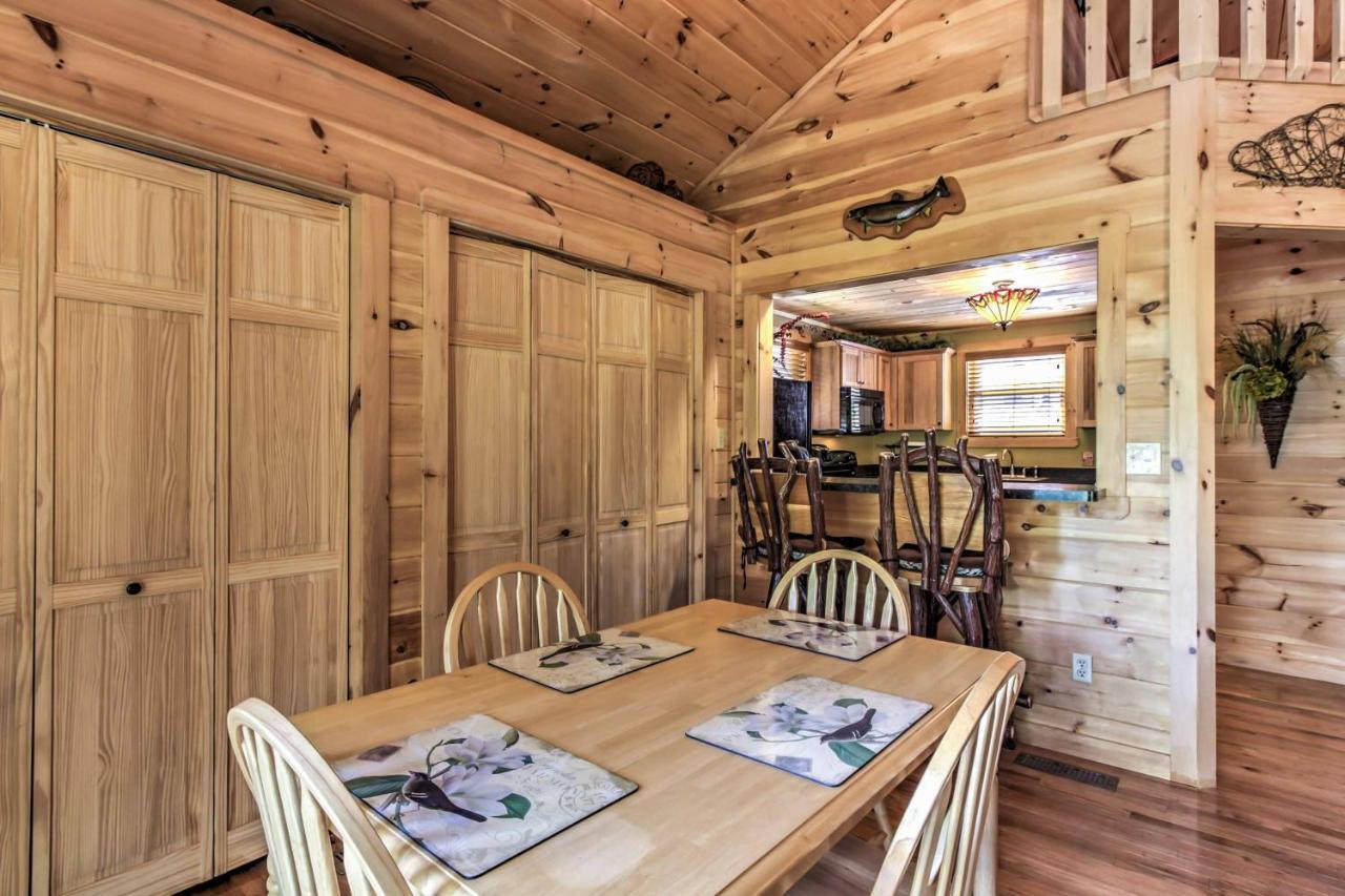 Private Sevierville Cabin With Mountain Views And Loft Exterior photo