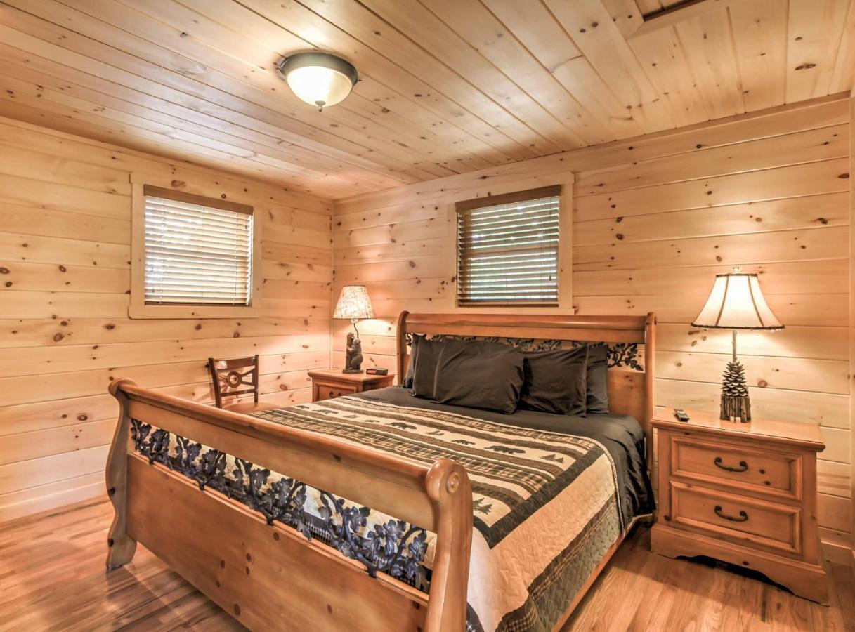 Private Sevierville Cabin With Mountain Views And Loft Exterior photo