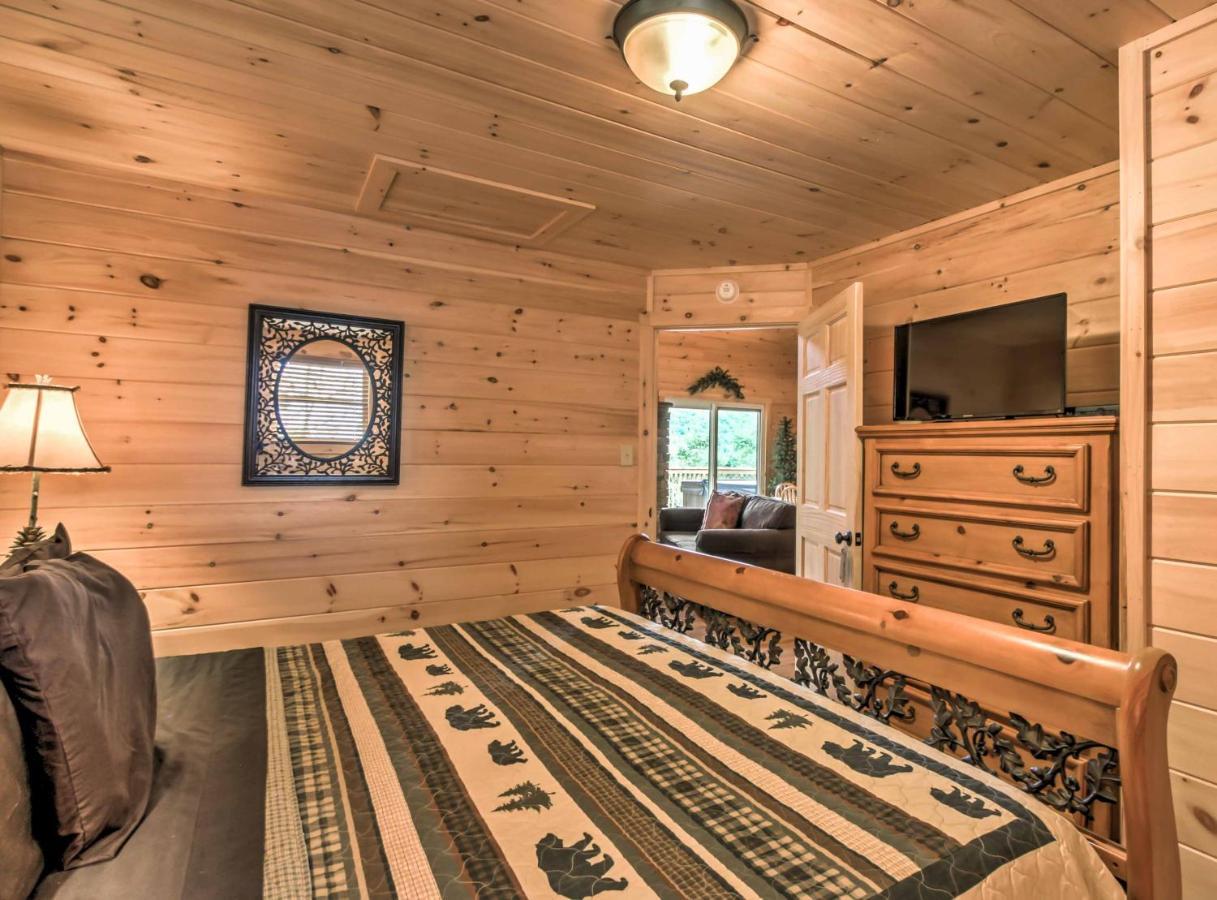 Private Sevierville Cabin With Mountain Views And Loft Exterior photo