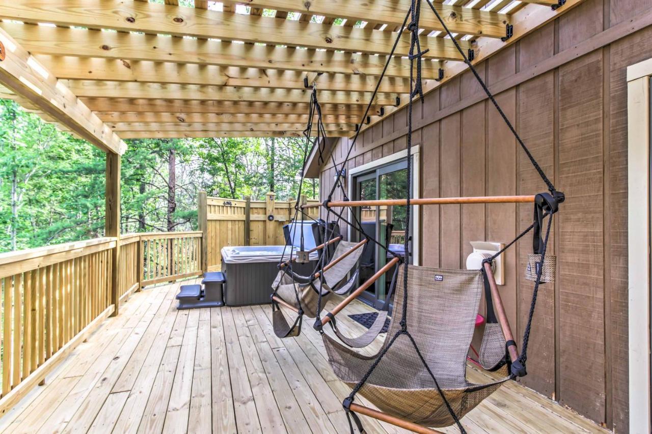 Private Sevierville Cabin With Mountain Views And Loft Exterior photo